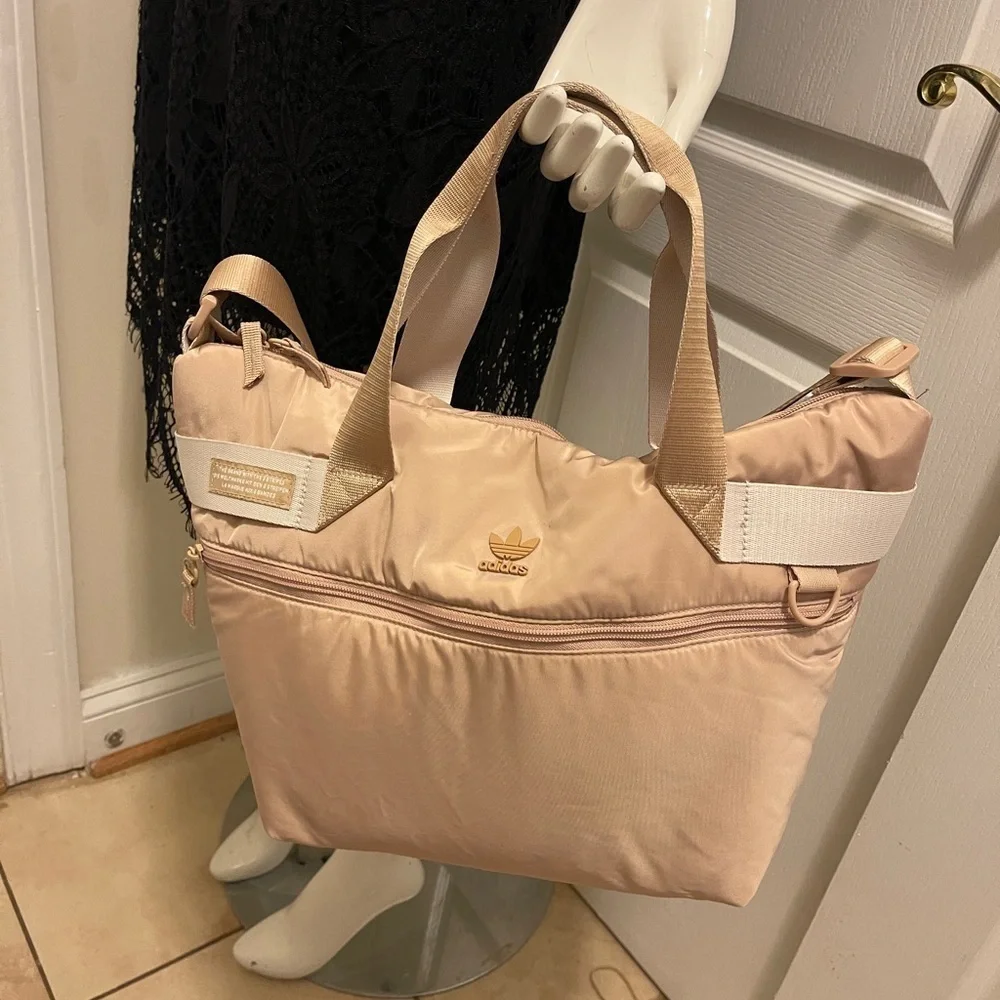adidas Originals Puffer Shopper Tote bag in great condition.Peach color